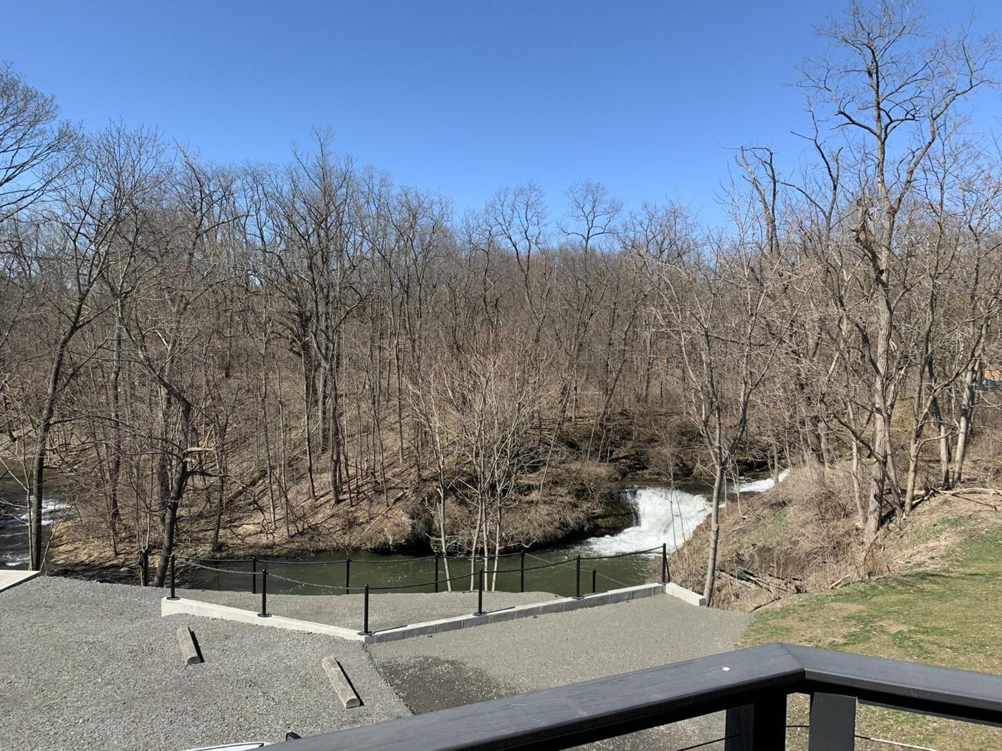 The Fallsview At Burdett Falls Buitenkant foto